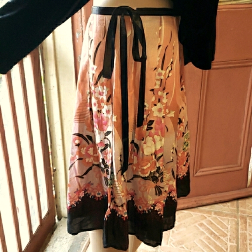 NWOT Medium Skirt Fall